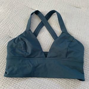 Teal plunge LuluLemon sports bra sz 6. Sexy!
